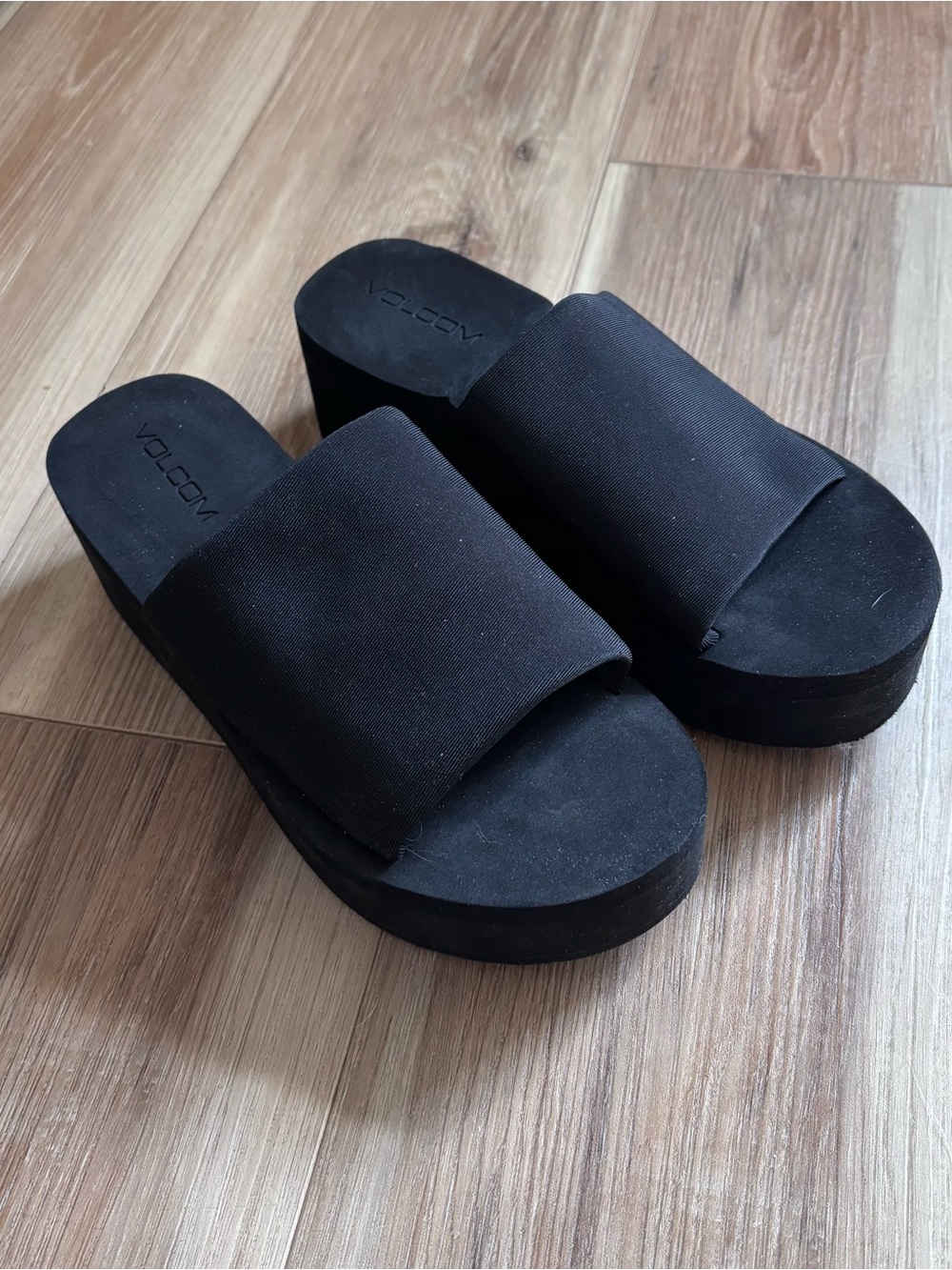 Volcom Simple Hi-Scraper Sandal in Black size 7 Guc